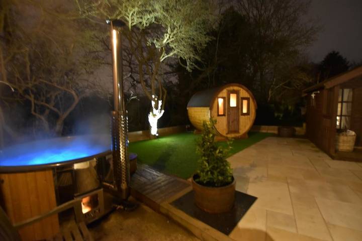 Holiday home for 4 people, with garden and hot tub as well as sauna - 1