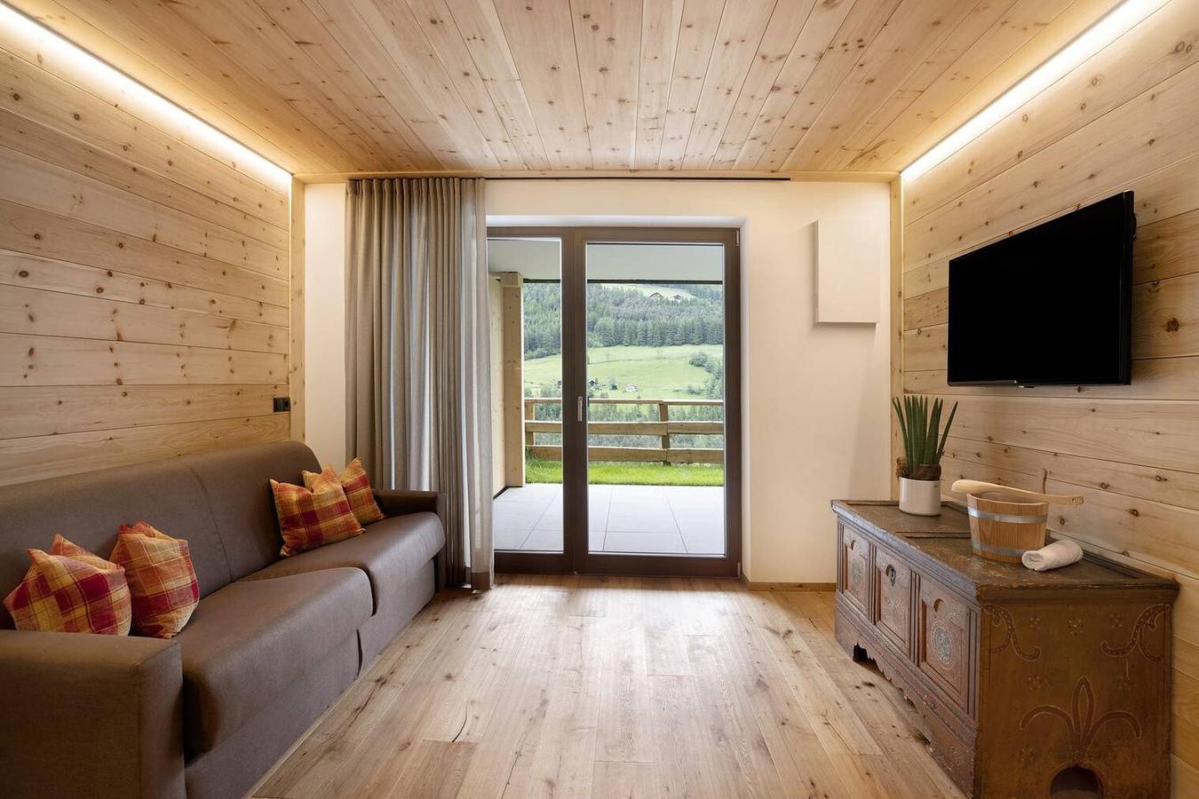 Appartamento intero, Appartamento "Archehof Hochzirm - Greti" con vista sulle montagne, sauna e terrazza in Campo Tures, Alpi della Zillertal
