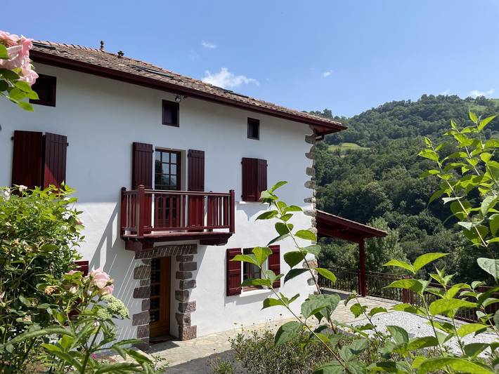 Gîte pour 6 personnes, avec terrasse dans Banca