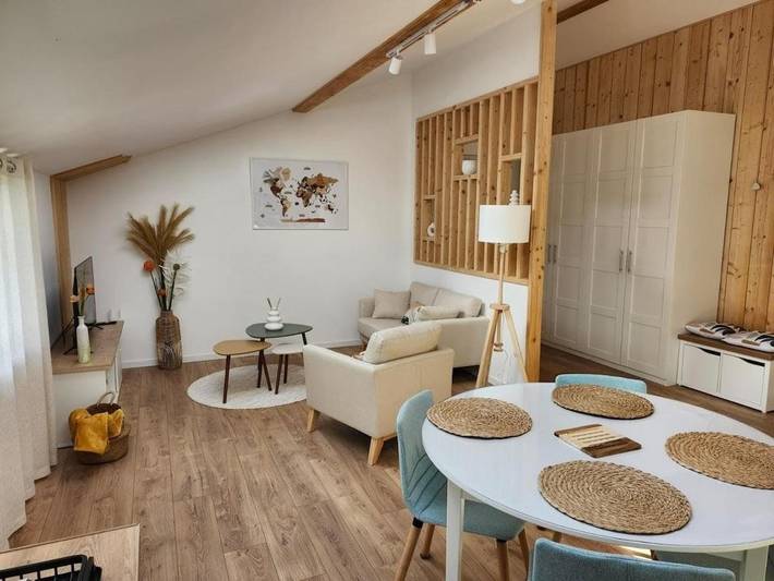 Gîte pour 3 personnes, avec Jardin et Vue à Lorp-Sentaraille
