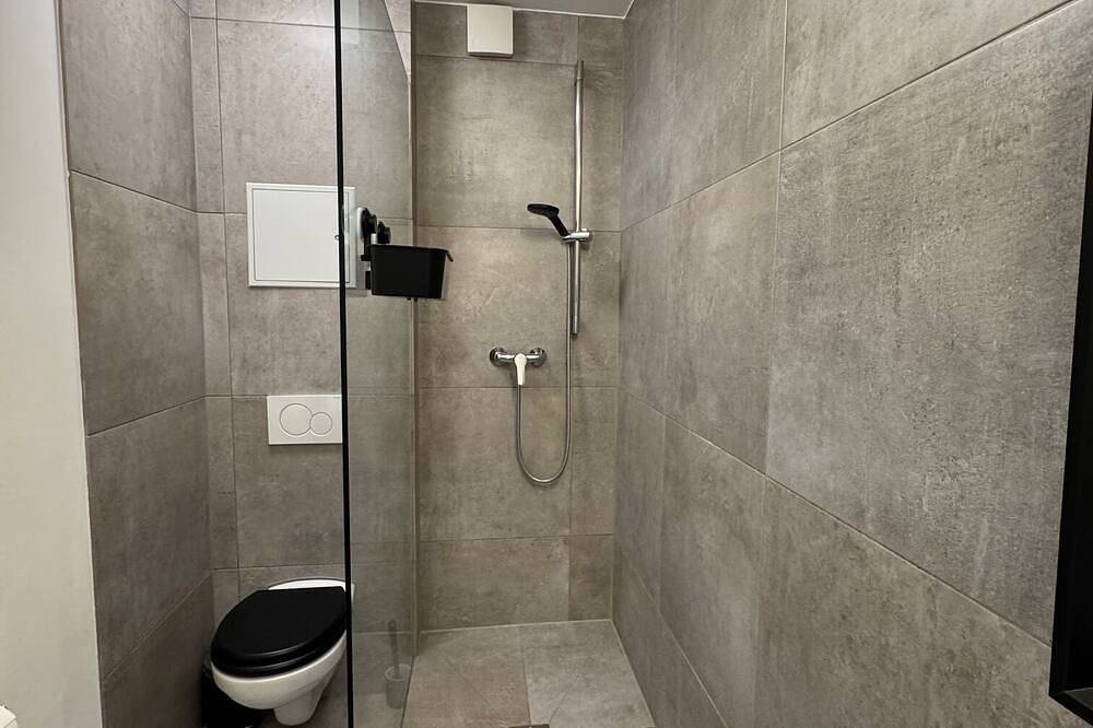 Entire apartment, Stylish apartments with balcony & close to the Rhine in the heart of Cologne's Südstadt district in Cologne, Rhineland