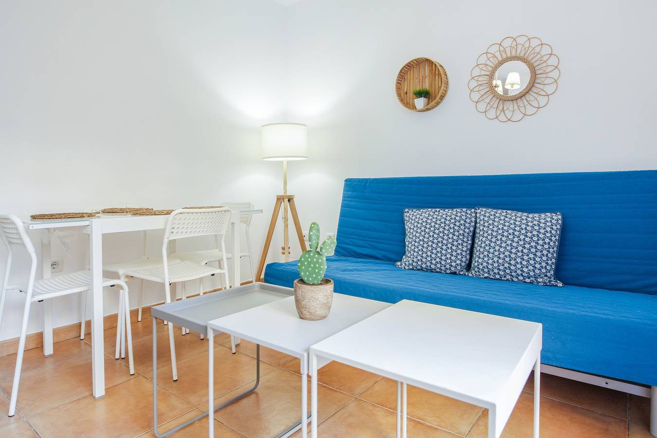 Entire apartment, Central Holiday Apartment Corralejo Close to Beach with Balcony & Wi-Fi in Puerto de Corralejo, La Oliva