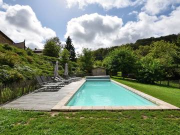 Maison de campagne pour 18 personnes, avec jacuzzi ainsi que piscine et terrasse à Terrou