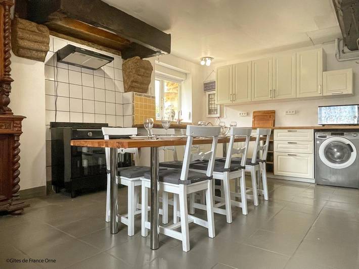 Gîte pour 7 personnes, avec terrasse et jardin ainsi que piscine et jacuzzi dans Orne - 3