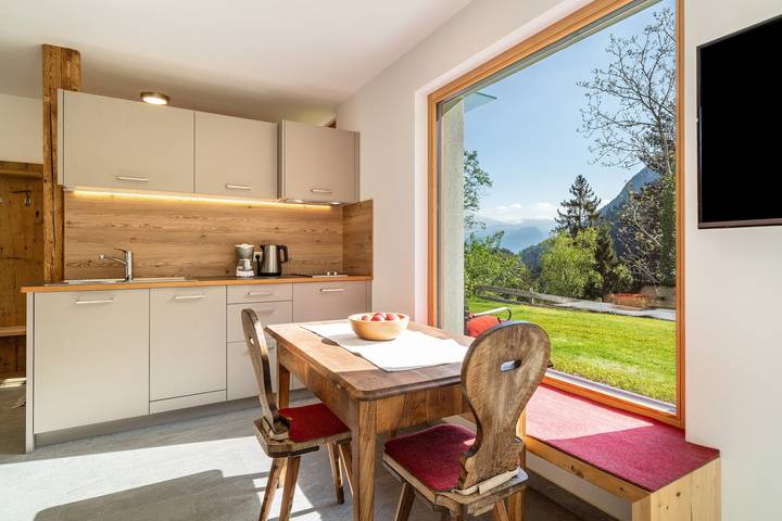 Apartamento entero, Apartamento 'Mayrhof Vergissmeinnicht' con vistas a la montaña, wifi, balcón y jardín in San Pancrazio, Ortler Alps