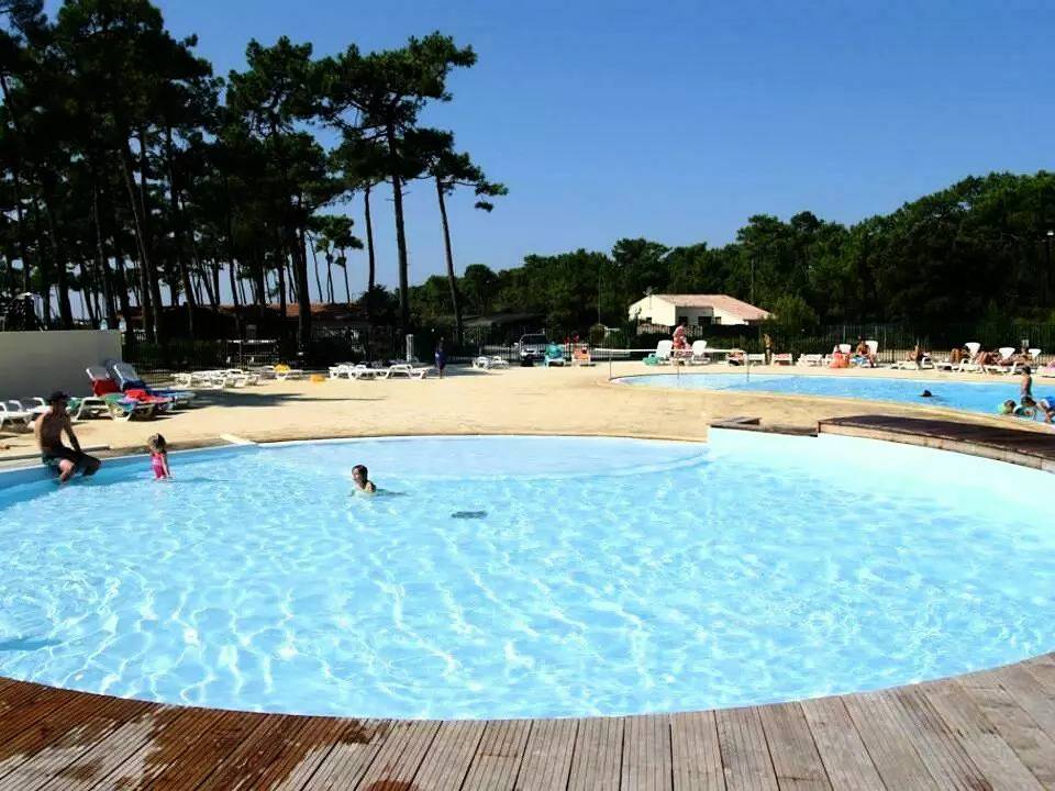 Bungalow Toilé 3 pièces 5 personnes avec électricité - sans sanitaires in Saint-Hilaire-de-Riez, Vendée