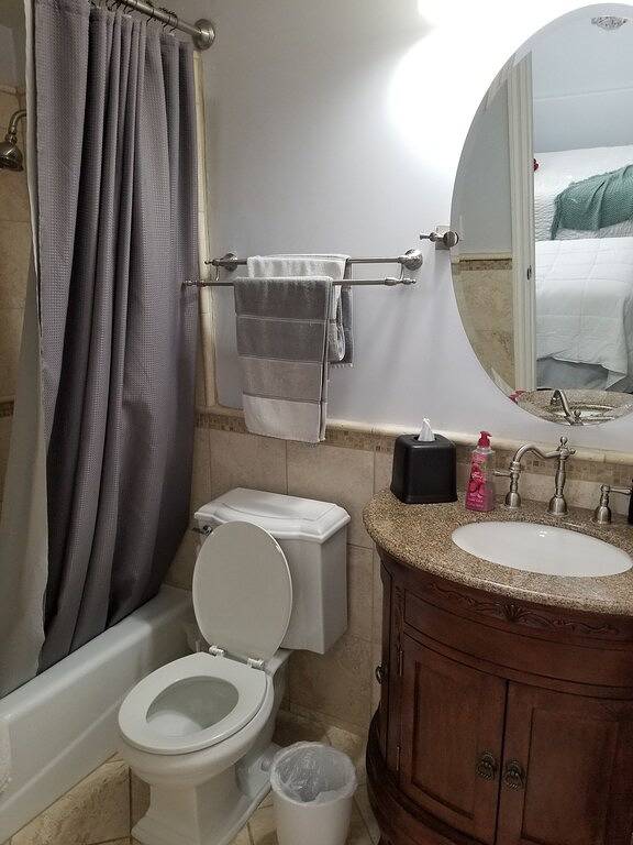 Vacation rental for 15 people, with hot tub and yard in Davis County
