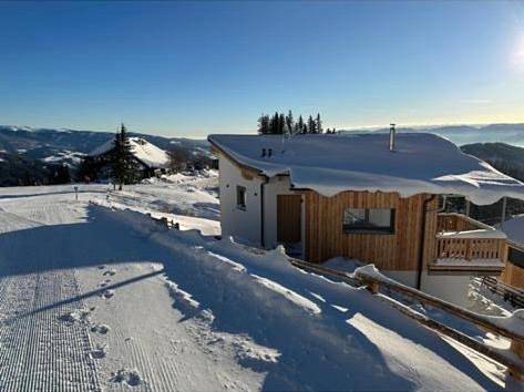 Ferienwohnung für 6 Personen, mit Balkon und Terrasse sowie Sauna und Ausblick