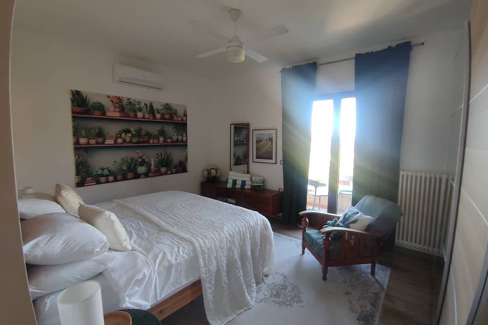 Luxury home, private pool&hot tub,home theater. Amazing views day and night! in Penne, Provincia di Pescara
