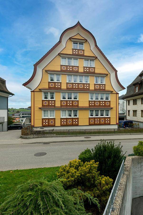 Ferienwohnung für 5 Personen, mit Balkon und Terrasse sowie Garten und Ausblick in Appenzell