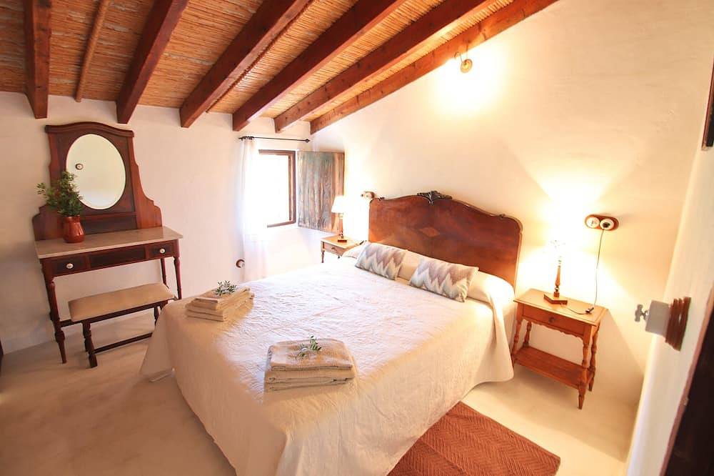 Villa de playa en Port de Soller. Piscina privada y jardín. Wifi. in Puerto de Sóller, Sóller