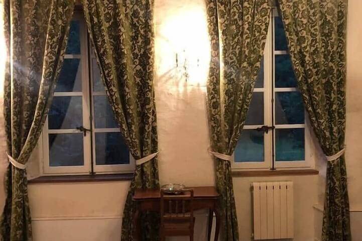 Chambre d’hôte pour 4 personnes, avec jardin et piscine dans l' Ain