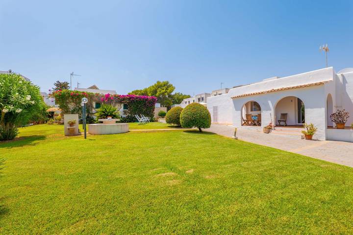 Casa Fiol - Bonito chalet con piscina comunitaria cerca de la playa. WiFi Gratis in Cala Serena, Santanyí