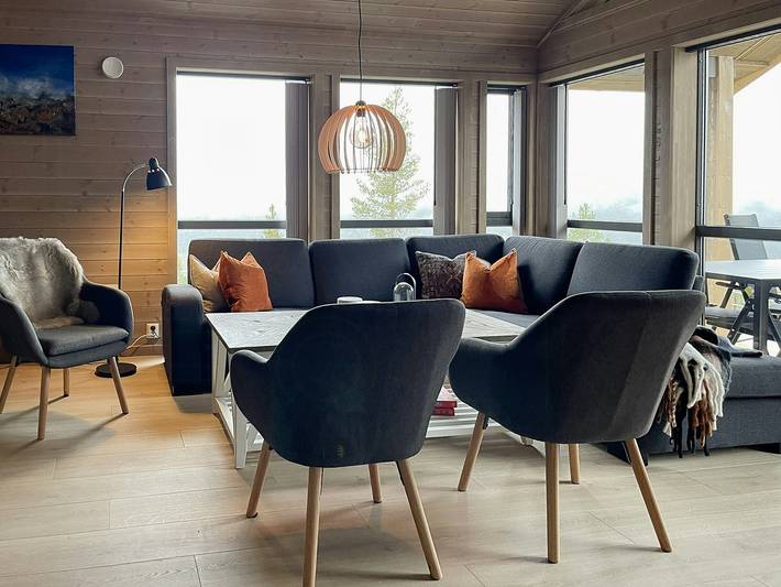 Moderne Hütte mit Panoramablick auf den Bringsfjellet in Jotunheimen