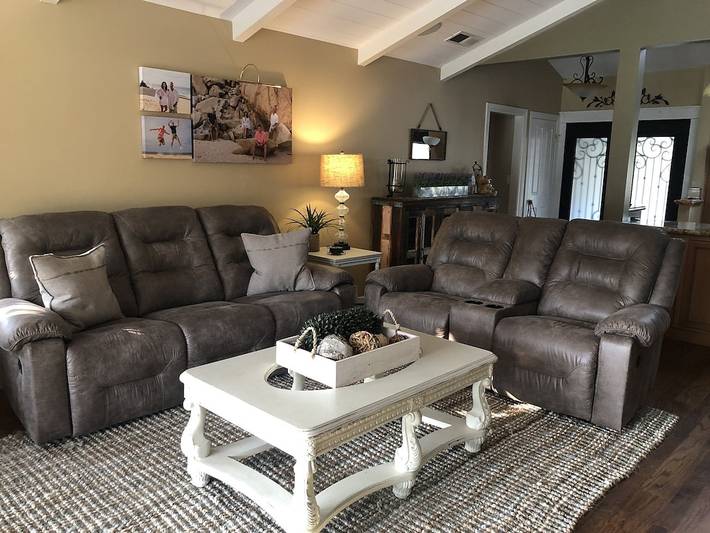 Vacation rental for 8 people, with yard and hot tub as well as terrace, with pets in San José