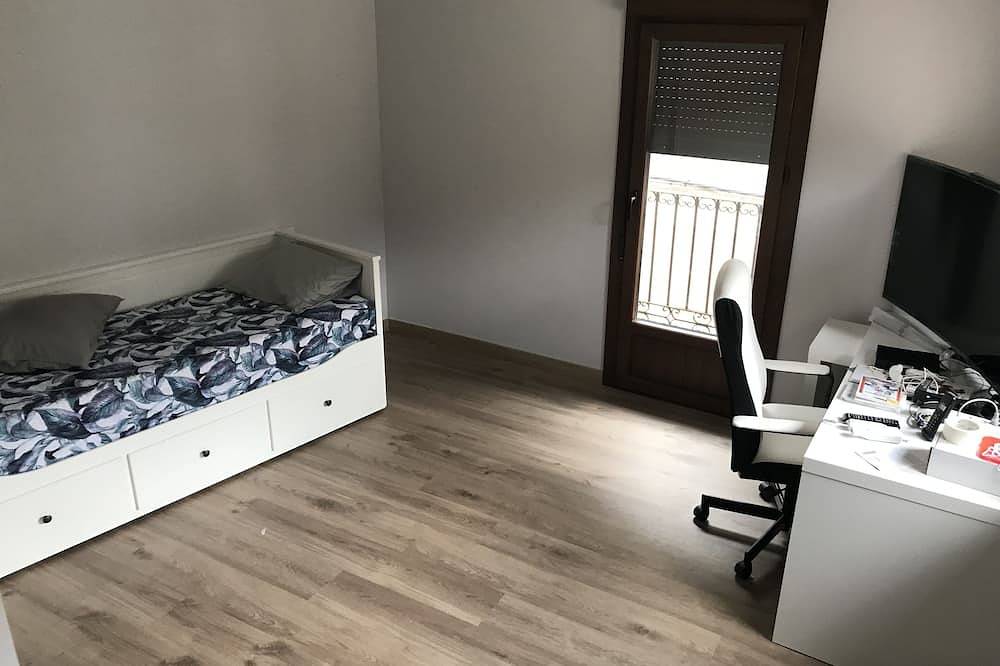 Preciosa casa de pueblo en la Sierra de Gredos in Cuevas del Valle, Valle del Tiétar