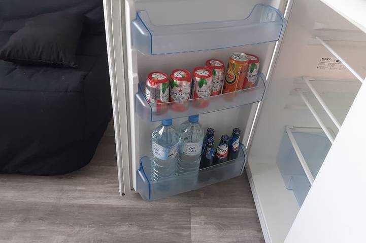 Ganze Wohnung, Studio 17 m2 Meerblick! https: // youtu. sein / isMnGXHmdgs in Saint-Mandrier-sur-Mer, Mittelmeerküste (Frankreich)