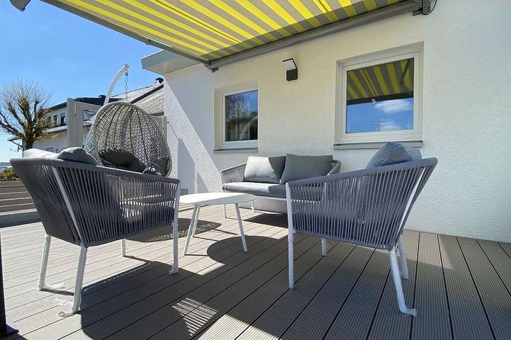 Ferienwohnung für 6 Personen, mit Terrasse und Garten sowie Sauna in Üttfeld