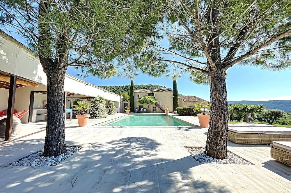 Exclusive 16 beds property, 7 Ac rooms, tennis, heated pool, top view... & Chef! in Viens, Regionaler Naturpark Luberon