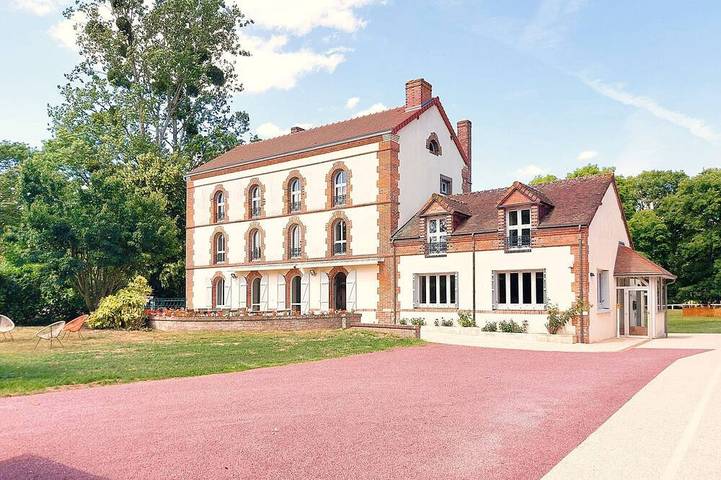 Gîte pour 14 personnes, avec jardin à Saint-Pellerin