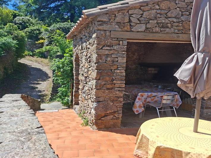 Location de vacances pour 5 personnes, avec vue et jardin, adapté aux familles à Sumène - 4
