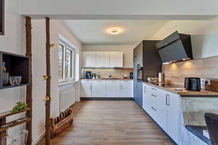 Appartement entier, Appartement "Sauerlandrefugium" avec vue sur la montagne, terrasse privée et sauna in Medebach, Upland