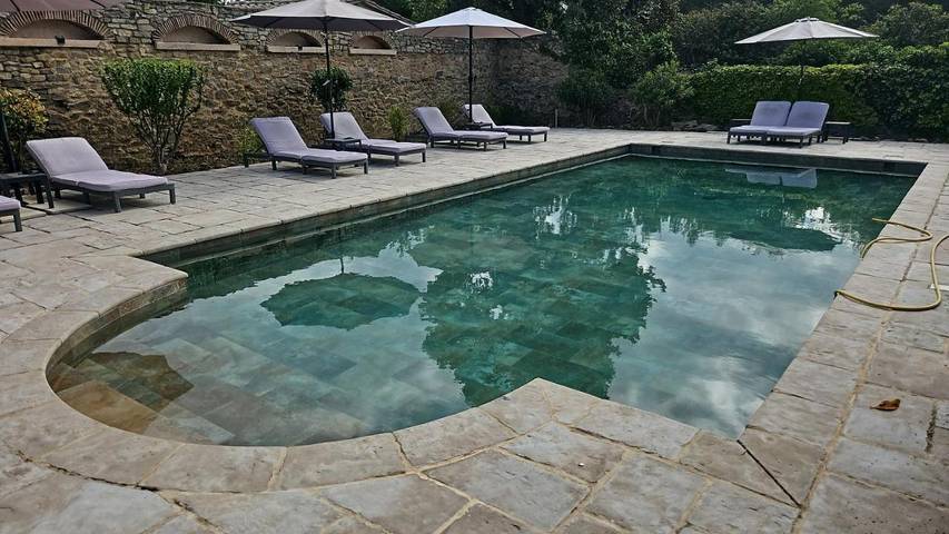 Location de vacances pour 14 personnes, avec piscine et jardin à Fontcouverte - 4