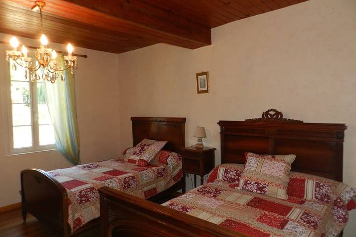 Gîte pour 6 personnes, avec jardin à Saint-Pierre-d'Eyraud - 3