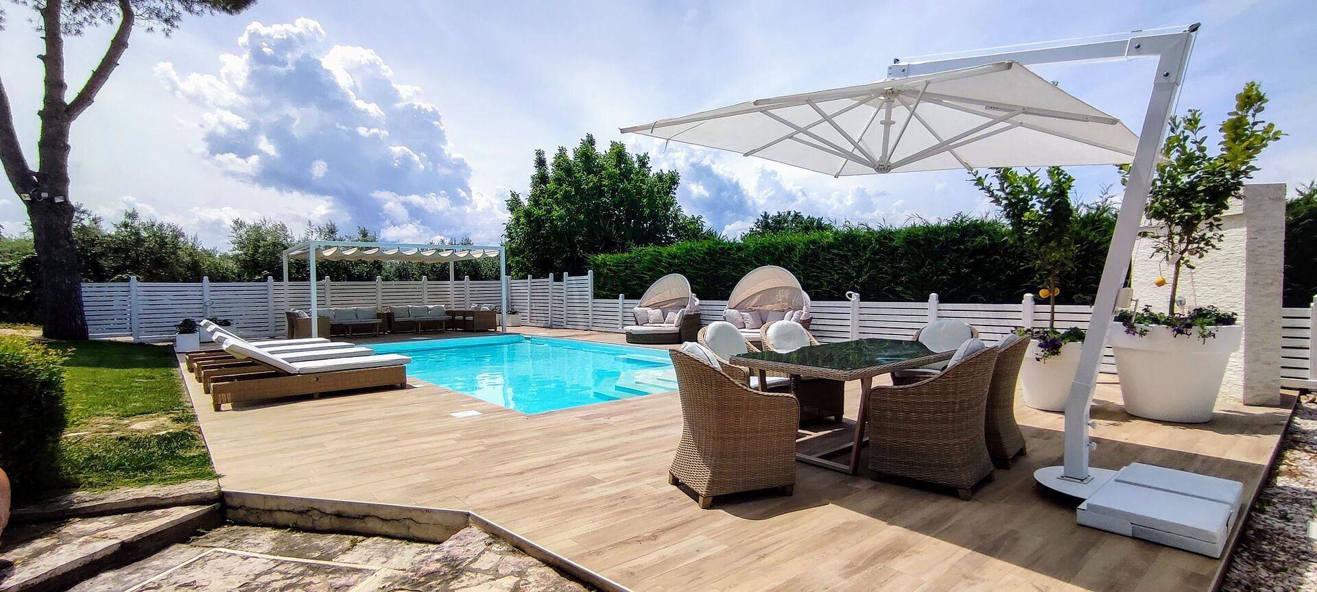 Villa Con Piscina per 10 Persone in Costa Adriatica Abruzzo, Riviera Adriatica