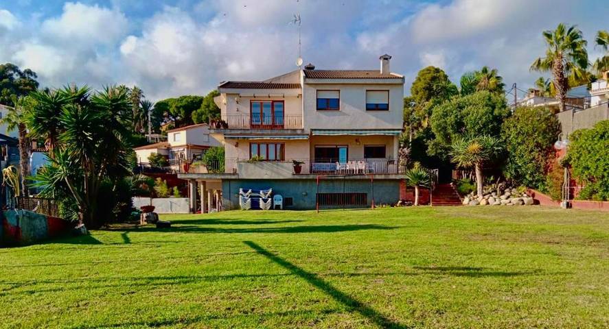 Casa rural para 20 personas, con Balcón y Terraza además de Jardín y Piscina en Santa Susana - 4