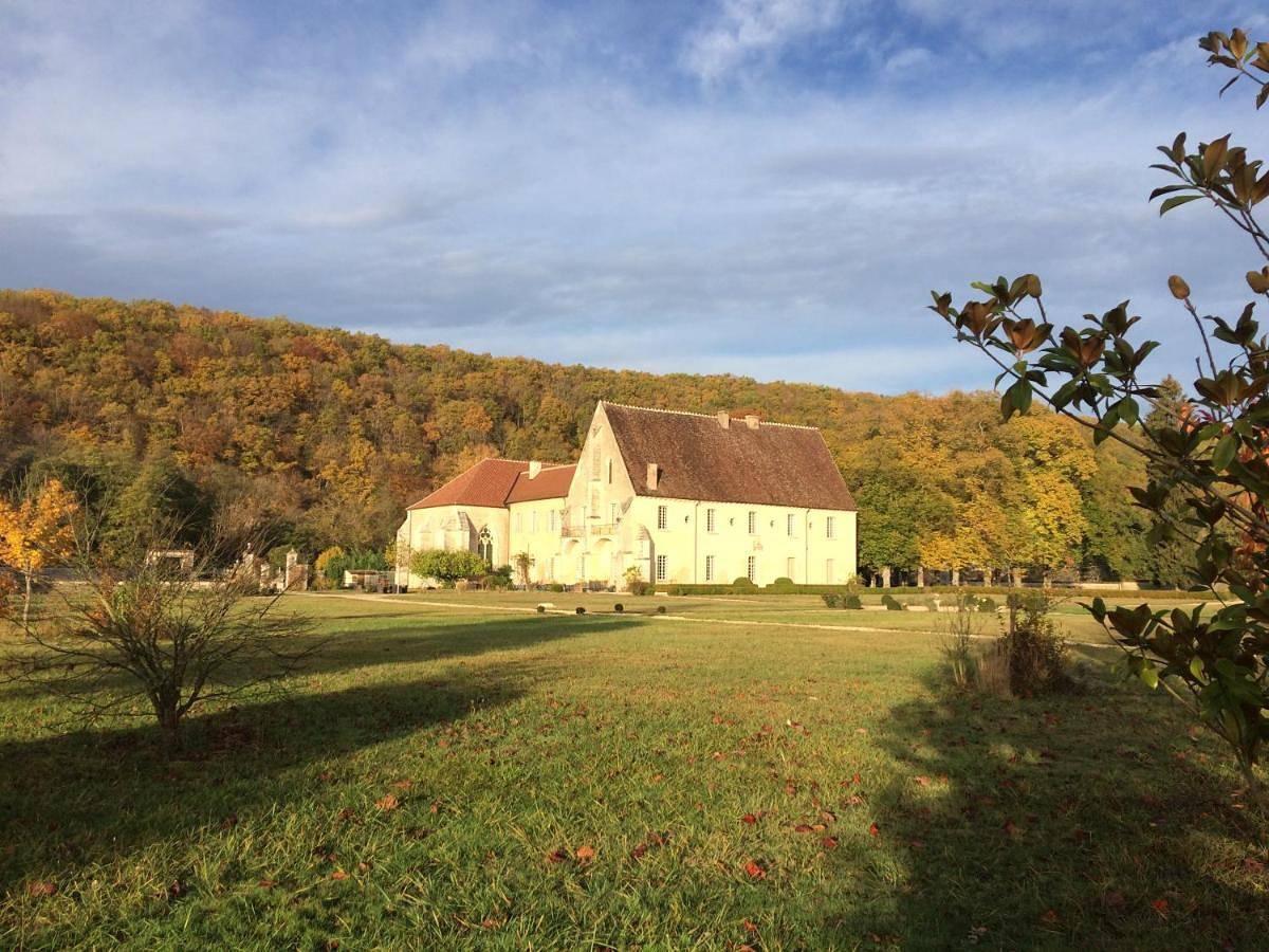 Abbaye de Reigny - Esprit de France in Vermenton, Région d'Auxerre