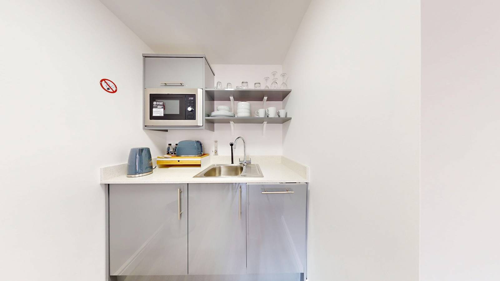 Entire apartment, Bicester Court Lodge The Langford Room in Oxfordshire