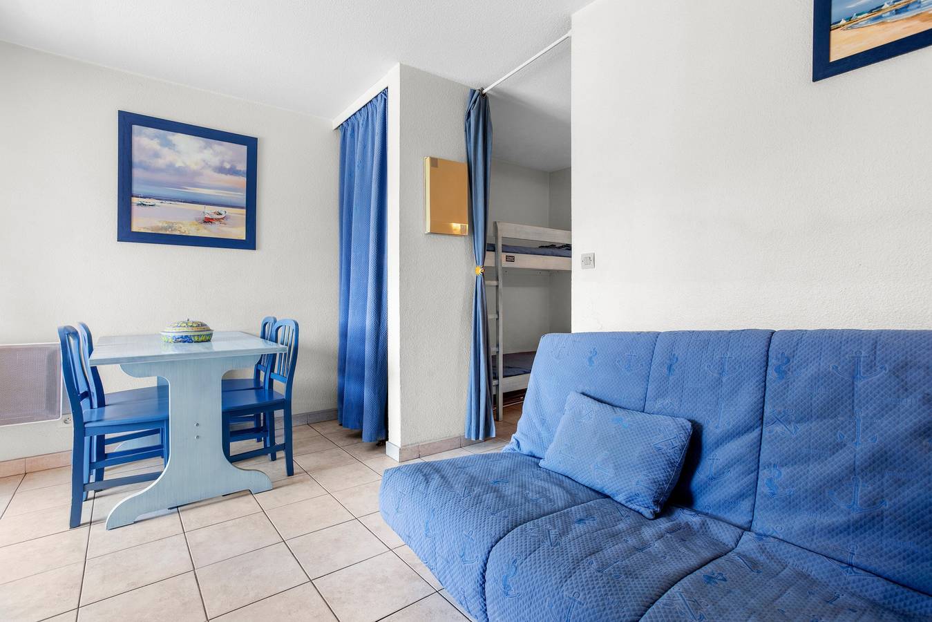Ganze Wohnung, Ferienwohnung 'Studio Meublé' mit Gemeinschaftspool in Frejus, Mittelmeerküste (Frankreich)