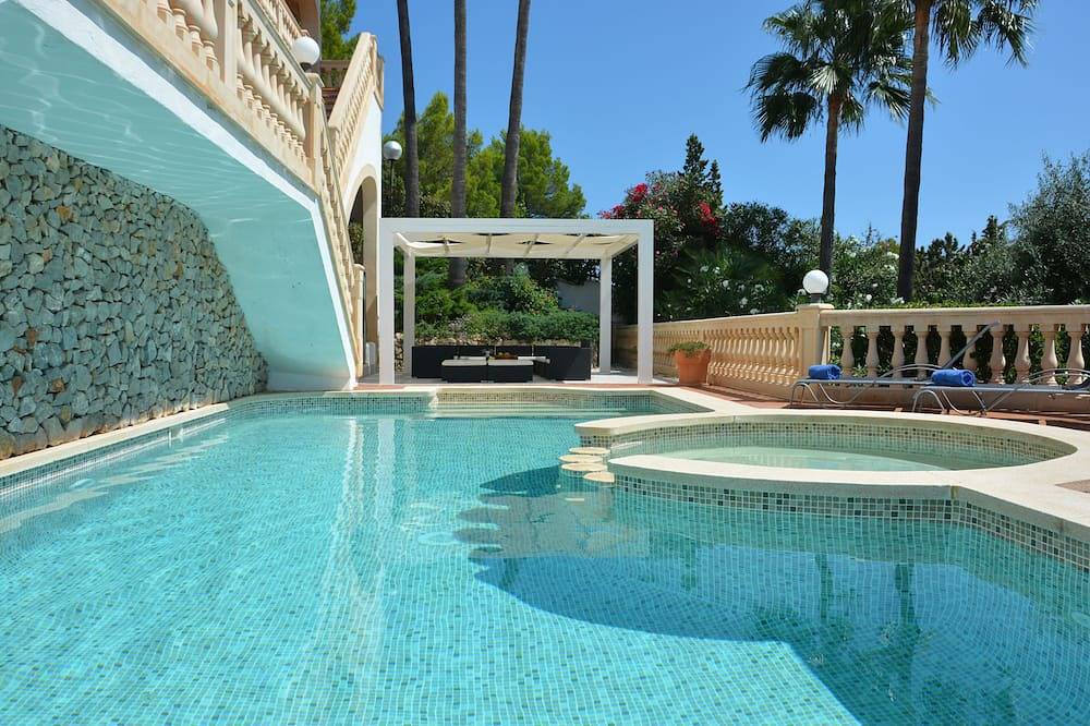 Exclusive house. Amazing views ,close to beach & golf,  Priv pool, Chillout, bbq in Cala Poncet, Alcúdia