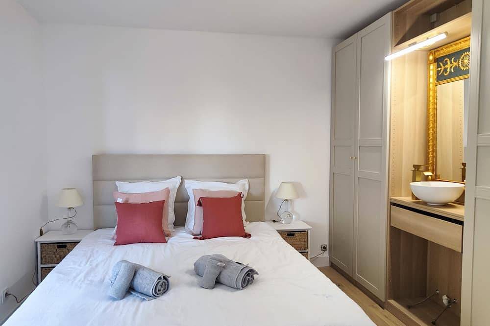 Hel lägenhet, Large terrace with sea view - parking, air conditioning, direct beach access... in Beaulieu-sur-Mer, Nice region