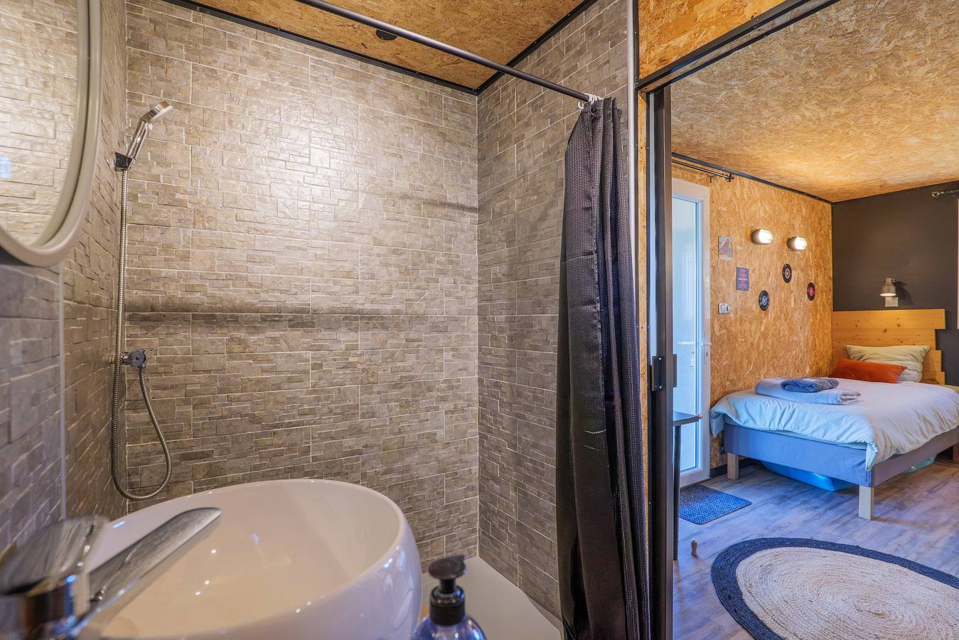 Gastenkamer '315' met bergzicht, privé verwarmd zwembad en wifi, foto 13