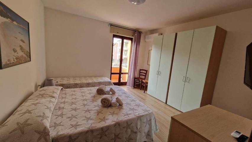 Maison d’hôte pour 3 personnes, avec balcon dans La Maddalena - 2