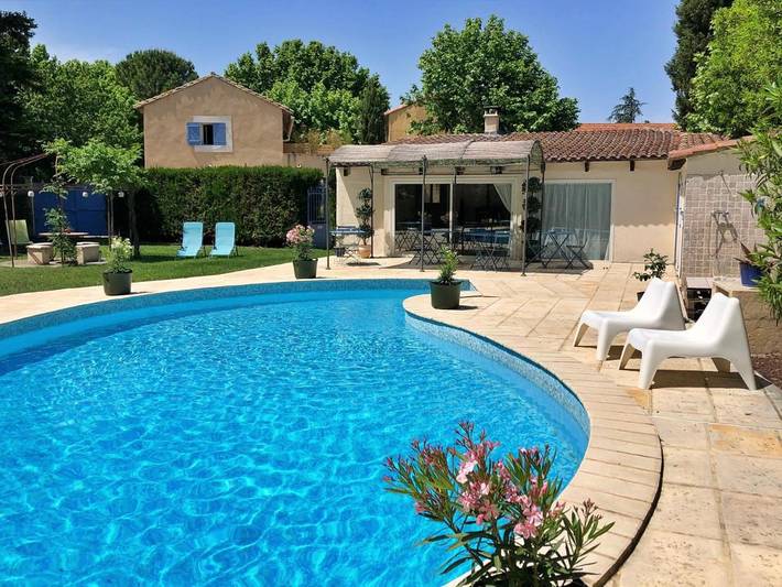 Maison d’hôte pour 4 personnes, avec Terrasse ainsi que Piscine et Vue à Avignon