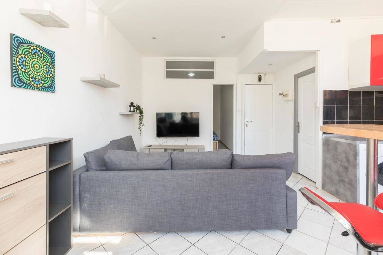 Appartement entier, One-Bedroom Apartment in Toulon, Côte méditerranéenne (France)