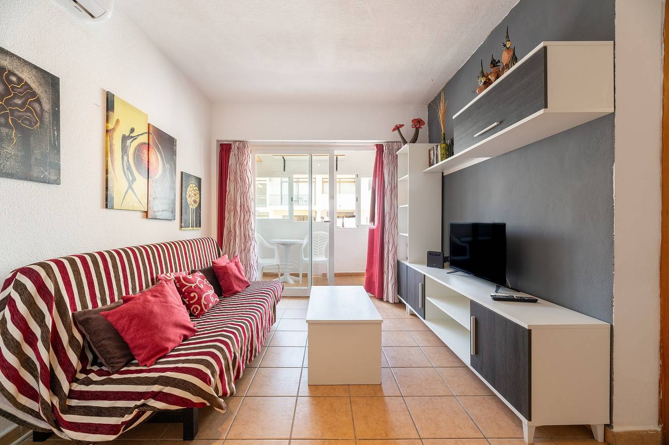 Ganze Wohnung, Ferienwohnung 'Trilo 24' mit Wlan und Klimaanlage in Es Pujols, Formentera