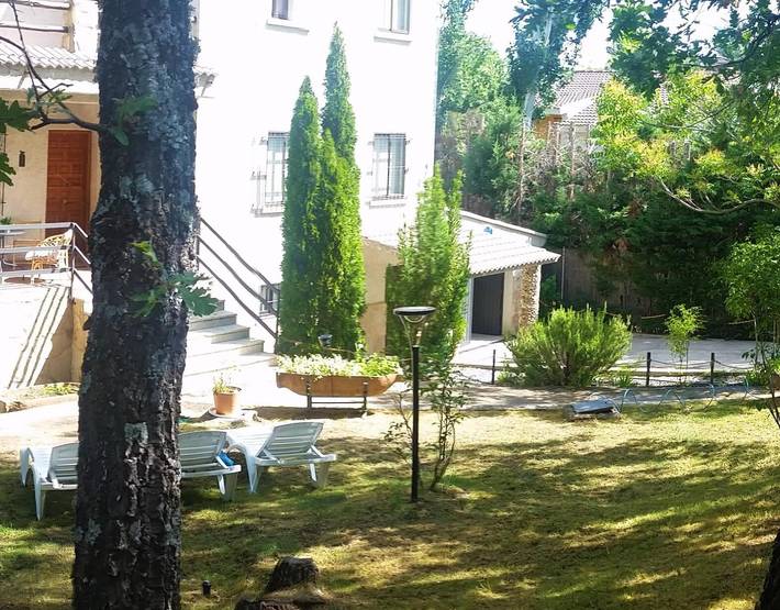 Casa de vacaciones para 16 personas, con jardín, Se admiten mascotas en Navaluenga