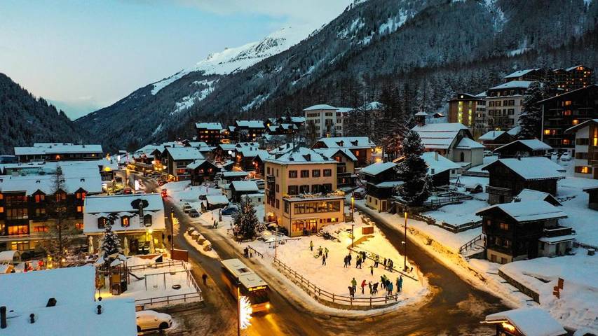 Hôtel pour 6 personnes, avec vue et terrasse, animaux acceptés dans Zinal - 2