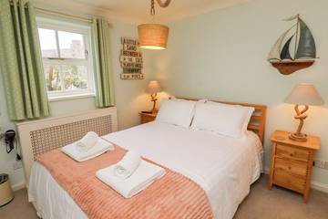 Holiday Home for 10 People in Bamburgh, Northumberland Coast, Photo 1