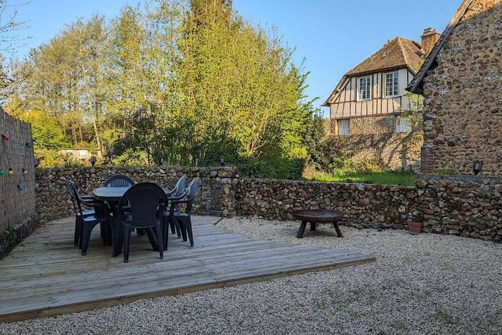 Gîte pour 4 personnes, avec terrasse et jardin, animaux acceptés dans Chennebrun
