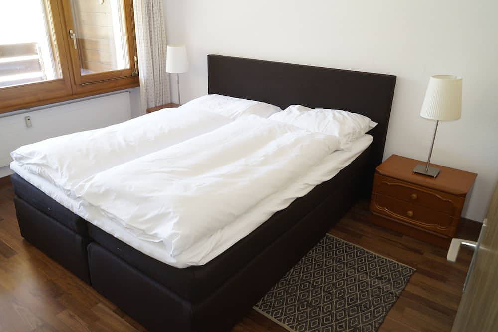 Ganze Wohnung, 2 Zimmer, Küche, Südbalkon, überdachter Parkplatz im ruhigem Täsch (Zermatt) in Täsch, Walliser Alpen