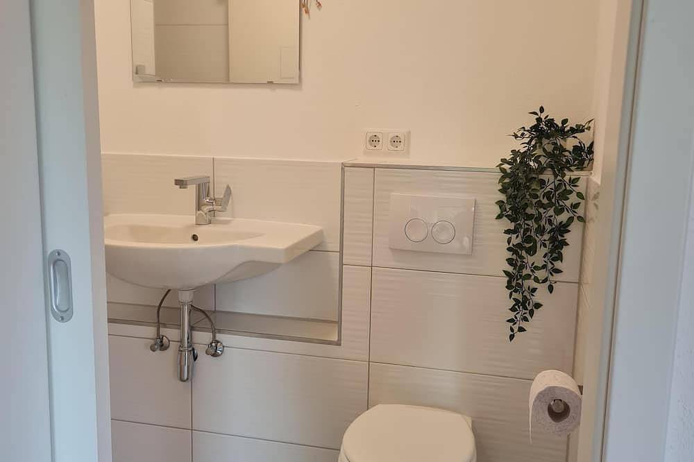 Ganze Wohnung, Garten Süd, 29qm mit Terrasse, bis max. 2 Personen in Rosenheim, Oberbayern