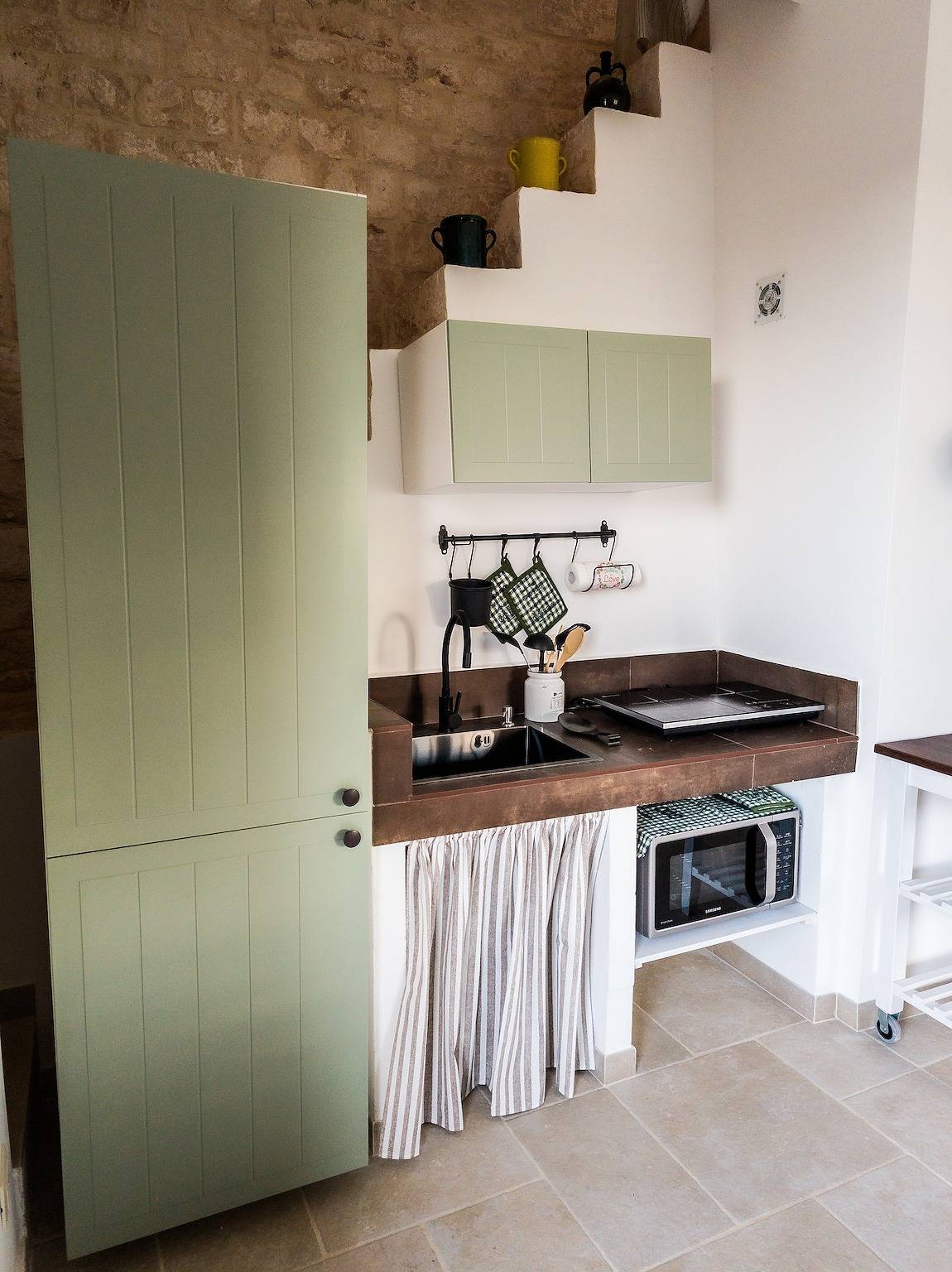 Appartement entier, Suite « Masseria Latorre - Suite il Vecchio Pozzo » avec jardin, Wi-Fi et climatisation in Locorotondo, Province de Bari
