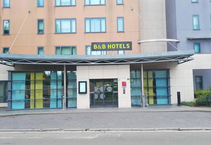 Hôtel pour 2 personnes, avec terrasse à Roissy-en-France - 2