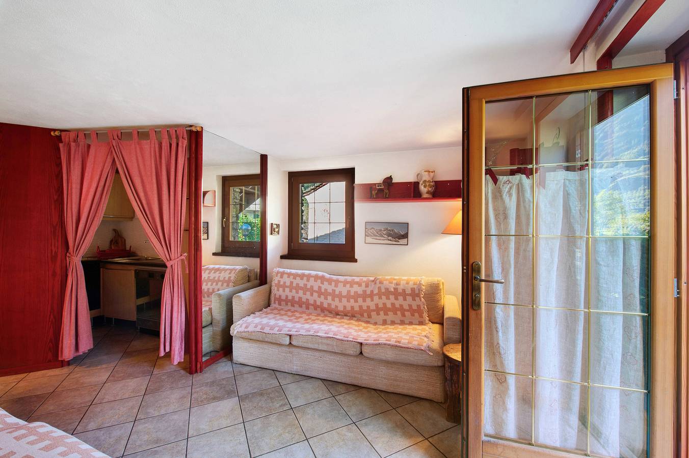 Appartamento intero, Appartamento 'The Waterfall Chalet' con Vista Montagna, Giardino Privato e Balcone in Villair (La Salle), Comune di La Salle