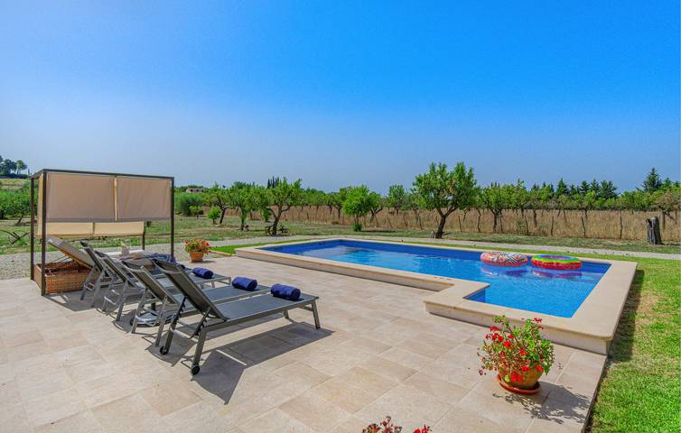 Reizende 350 m² große Wohnung mit Pool in der Nähe des Stadtzentrums von Selva und der Restaurants in Selva, Mallorca Inselmitte